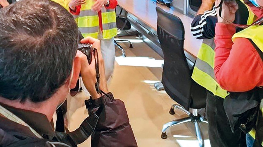 La secretaria de Estado de MITMA, Isabel Pardo de Vera, ha visitado hoy la Comunitat Valenciana, donde ha detallado el desarrollo del Corredor Mediterráneo. En un tren de pruebas, ha recorrido parte del tramo Vallada-La Encina, única parte del Corredor en la que no había comenzado ningún trabajo de cambio de ancho.