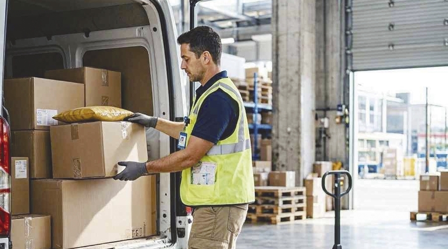 Con tasas de retorno que en sectores como la moda o el retail superan el 20%, la logística inversa sostenible se convierte en un factor crítico.