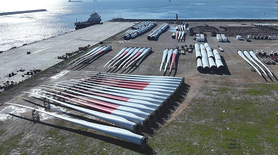 Acciona Energía ha arrancado el traslado de las 176 piezas de grandes dimensiones.