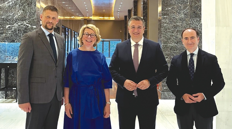 El Comisario Europeo de Transporte participa en la ESPO Conference