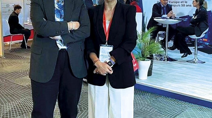 Cristina Rodríguez, jefa de Comercial y Cliente de la APV, con Amal Boussouf, directora de la Cámara Oficial de Comercio de España en Tánger.