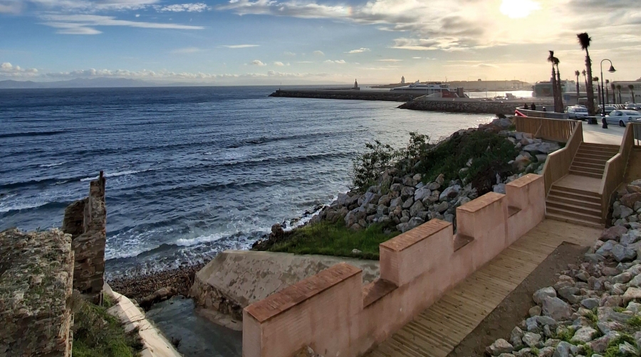 Algeciras inaugura el Paseo Marítimo María Coronel en Tarifa