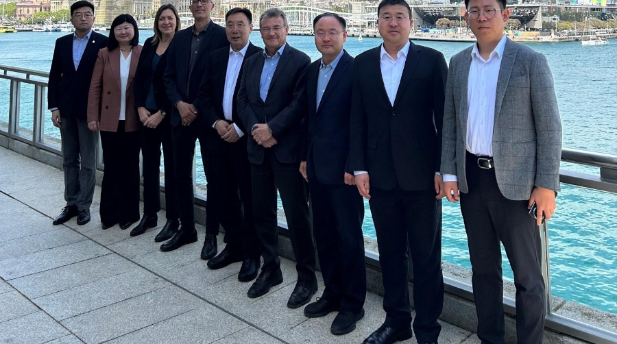 Una delegación del Puerto de Qingdao visita el Puerto de Barcelona