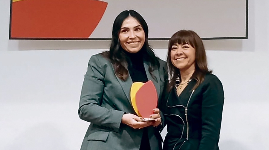 Alicia Juan, directora de la oficina de Valencia de DCS Spain, recogió el galardón, el pasado 26 de febrero, en el Campus de Catarroja de Florida Universitària.