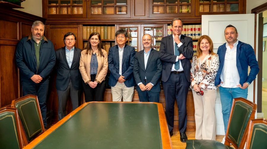 Este miércoles se oficializado la venta de la parcela a Don Yong Wang Tao, en representación de Albo.