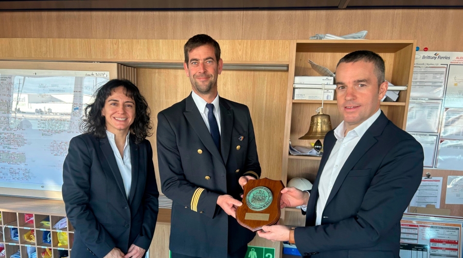 El Puerto de Bilbao recibe al primer buque híbrido de Brittany Ferries