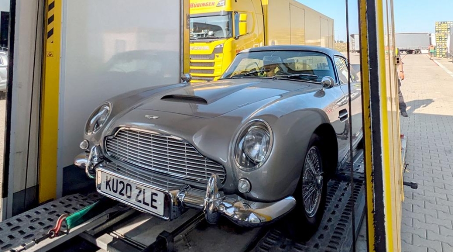 DHL transportó el Aston Martin DB5 de James Bond.
