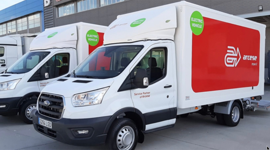 Arcese ha introducido veh&iacute;culos a gas natural para el trayecto Barcelona/Madrid/Barcelona, y veh&iacute;culos h&iacute;bridos y el&eacute;ctricos para el reparto, de la &uacute;ltima milla, desde nuestra filial de Madrid, como en su d&iacute;a hizo ya con la filial de Barcelona.