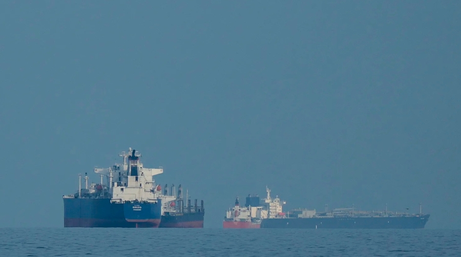 Irán insiste en que no existe un cierre formal, pero sí una operativa condicionada a la coordinación previa y al alineamiento político de los buques.