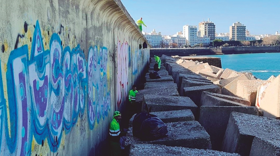 La Autoridad Portuaria recuerda la importancia de la colaboración ciudadana.