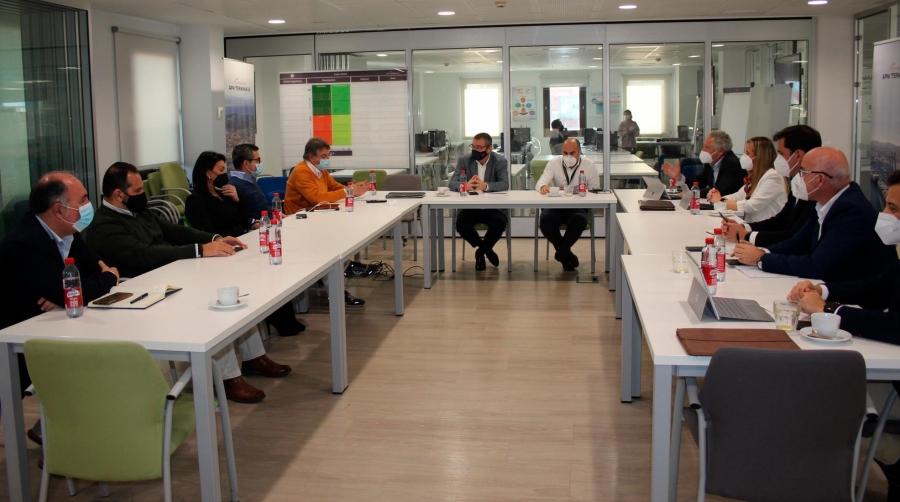 APM Algeciras debate con APBA y transportistas medidas para mejorar el flujo de vehículos
