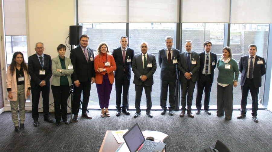 Delegación de la Autoridad Portuaria, UniportBilbao, Basque Trade and Investment y empresas presentes esta mañana en Londres. Foto J.P.