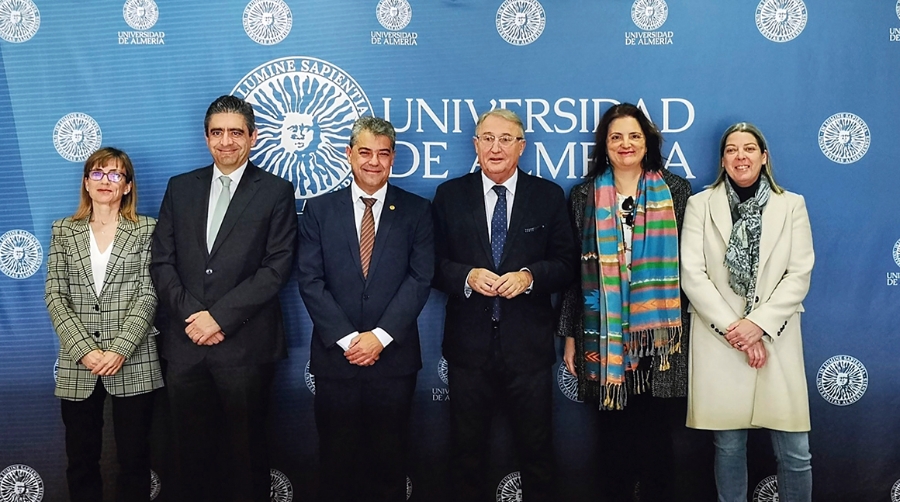 El Puerto de Almer&iacute;a conf&iacute;a de nuevo en la Universidad de Almer&iacute;a para la vigilancia ambiental