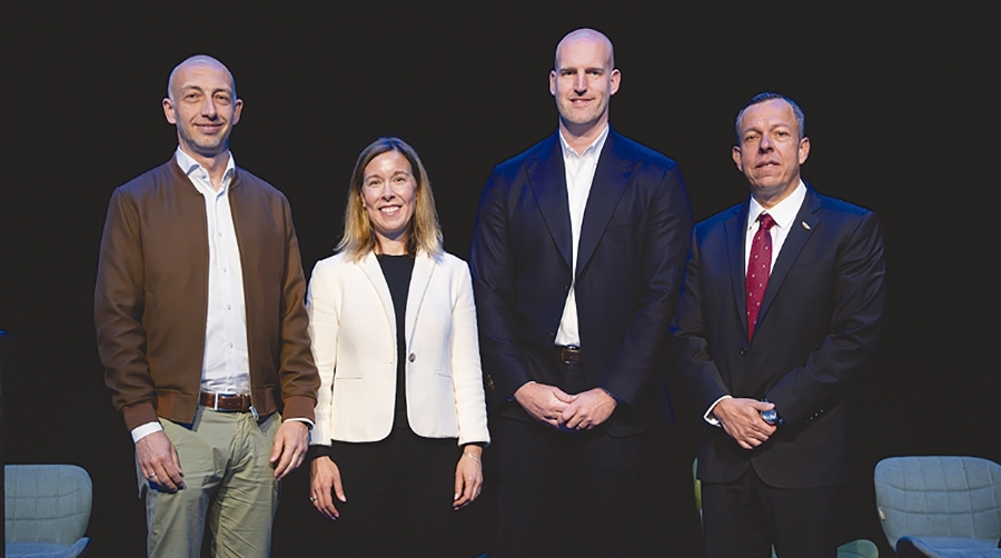 Marco Eipper, General Manager, Cloud Supply Chain Logistics de Microsoft; Lauren Riley, Chief Sustainability Officer de United Airlines; Stefan Krikken, Head of Air Product de DSV and Ronald Sanchez, Vice President, Aviation de Phillips 66.
