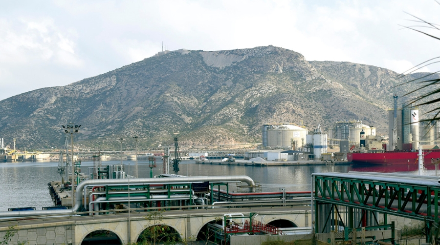 La AP de Cartagena avanza las obras de prolongaci&oacute;n del rack de tuber&iacute;as hasta El Fangal