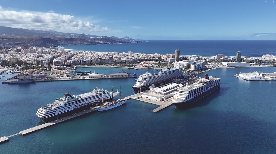 El número de pasajeros de crucero supera por primera vez la barrera de los 2 millones.