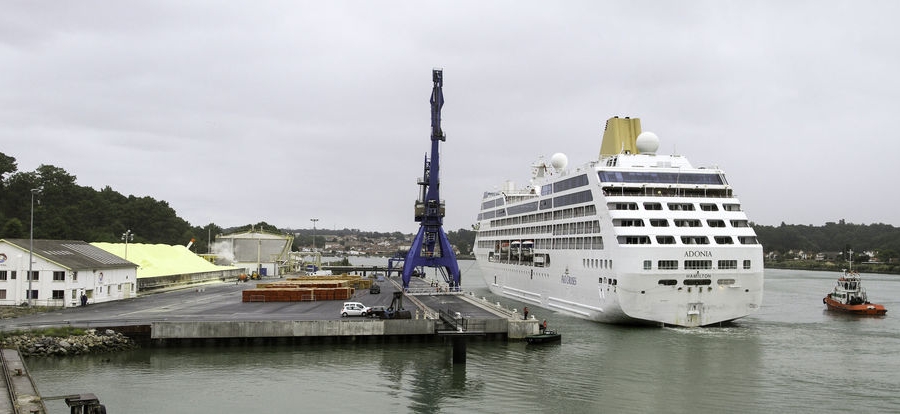 El crucero "Adonia" de P&amp;O realiza su primera escala en el Puerto de Baiona