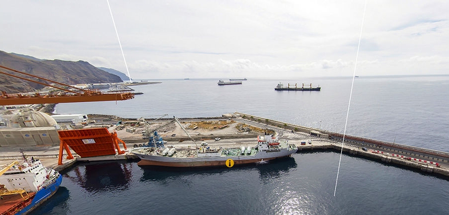 Rodr&iacute;guez Zaragoza: &quot;El Puerto de Tenerife recupera los grandes servicios de reparaci&oacute;n naval&quot;