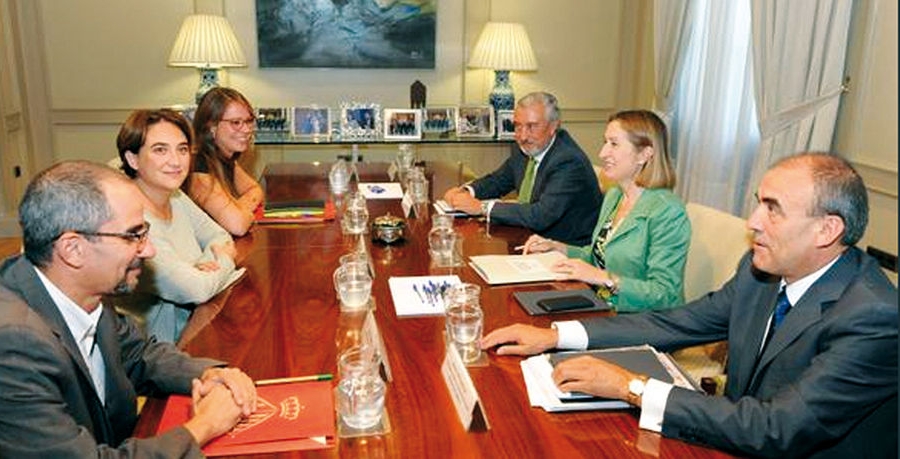 Pastor anuncia que los accesos ferroviarios al Puerto de Barcelona podr&aacute;n licitarse este mes