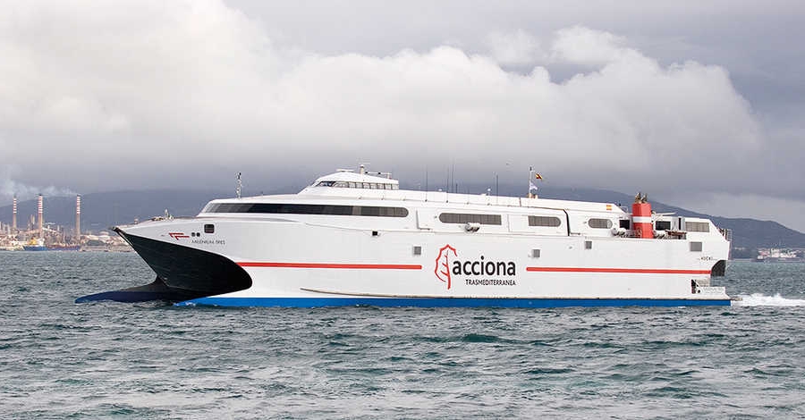 Acciona celebra el centenario de Compa&ntilde;&iacute;a Trasmediterranea vendi&eacute;ndola a Naviera Armas