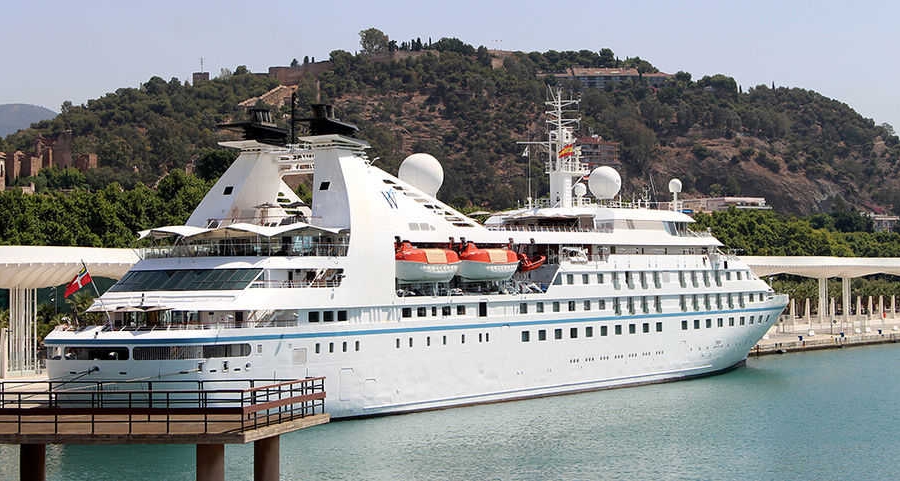 El crucero &quot;Star Breeze&quot; escala por primera vez en M&aacute;laga