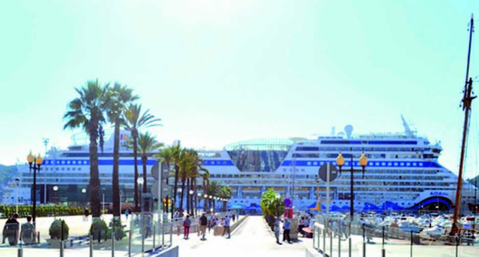 Cartagena acoge la escala simult&aacute;nea de dos cruceros