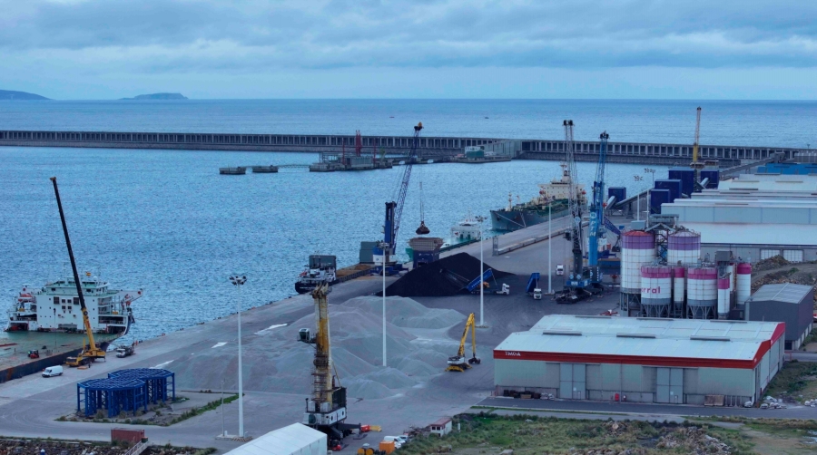 Las inversiones que se acometerán en Punta Langosteira permitirán completar los traslados de los tráficos de graneles y, por ello, posibilitarán el desarrollo de Coruña Marítima.
