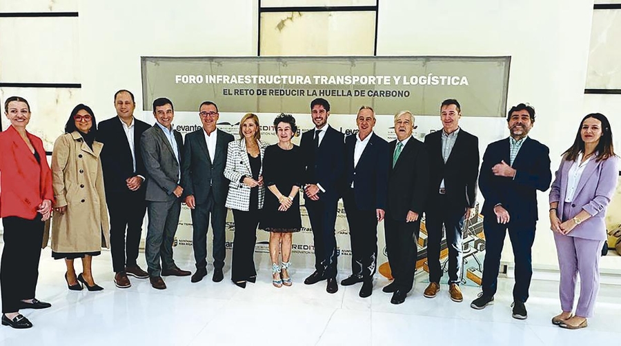 Representantes institucionales en la jornada sobre sostenibilidad que ha tenido lugar en el Edificio del Reloj.