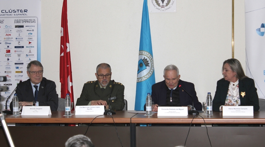 Gerardo Vangioni, CEO de Mercy Ships; Juan Carlos López Aguilar, coronel médico de la Armada Española; Fernando Robledo de Miguel, director técnico del Clúster Marítimo Español y Elena Martínez Carqués, directora del Instituto Social de la Marina.