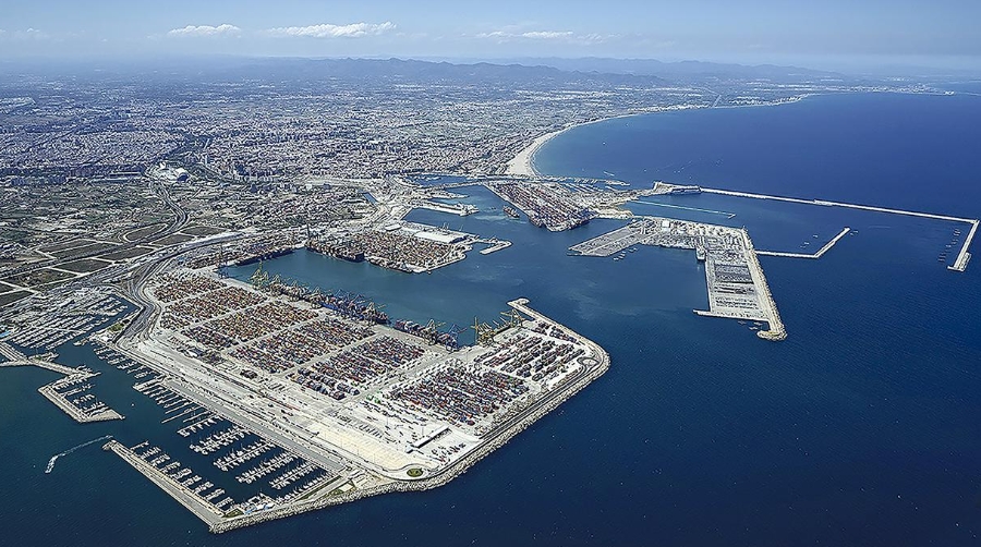 Las terminales del Puerto de Valencia trabajarán trenes y camiones en su horario habitual.