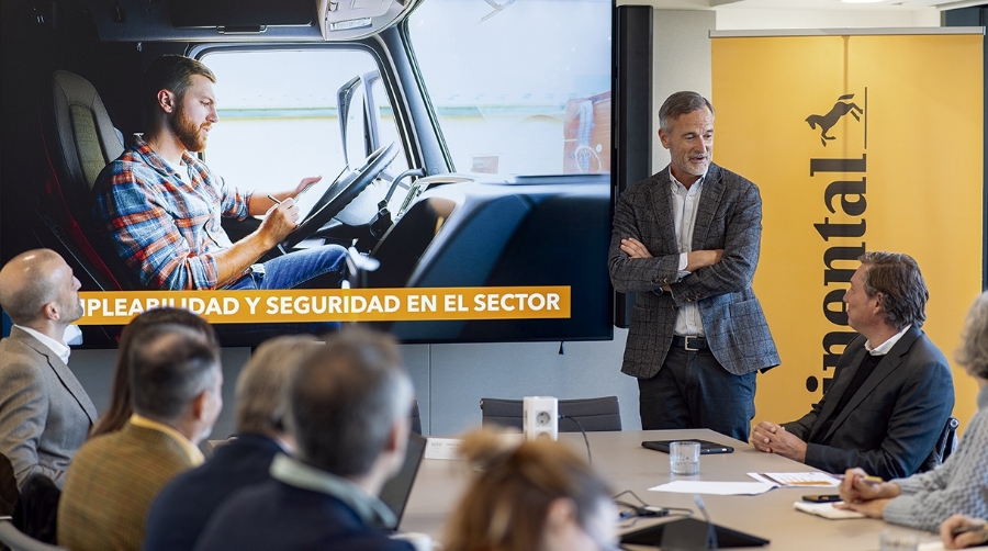 Juan José Gil, secretario general de Fenadismer, durante la presentación del estudio.