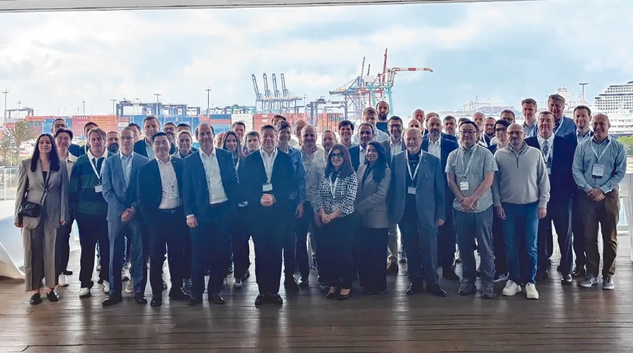 Participantes en la asamblea general celebrada en la capital del Turia.