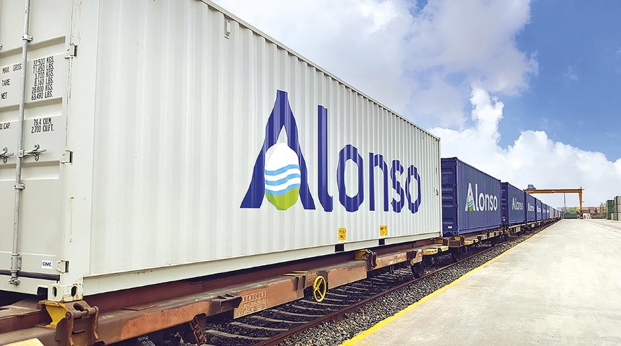 La compañía ofrece servicios integrales como transporte aéreo, marítimo, reefer, almacenaje o ferrocarril.