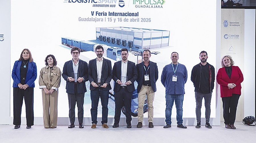 Entrega de los reconocimientos #Innovation4Logisitcs a Routal, Gradhoc y Packar.