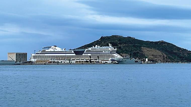 El buque Aidastella ha vuelto recalar por décima vez este año en el Puerto de Cartagena.