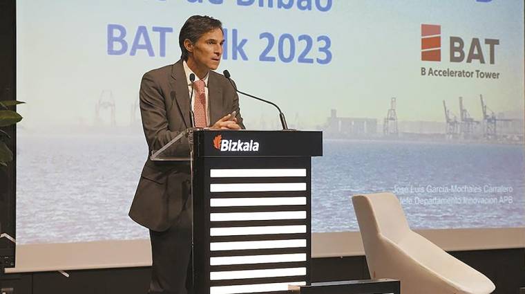 El jefe de Innovación de la Autoridad Portuaria, José Luis García-Mochales, durante su presentación.