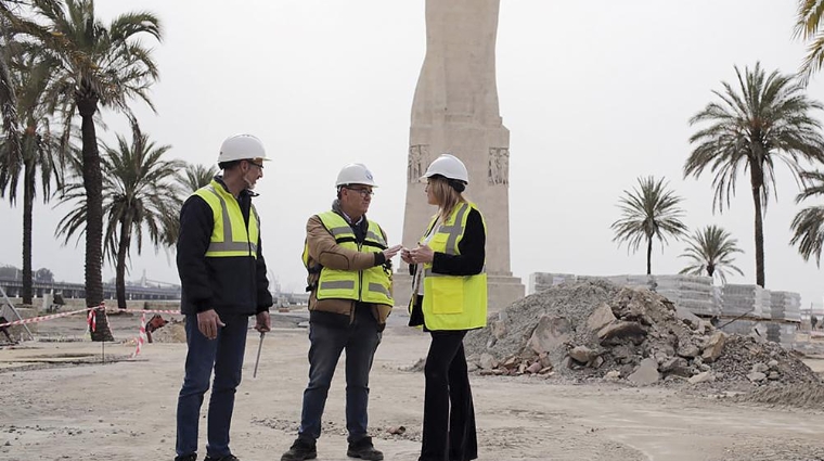 La pavimentación para llevar a cabo la peatonalización de la plaza de la escultura y su entorno ya ha comenzado.