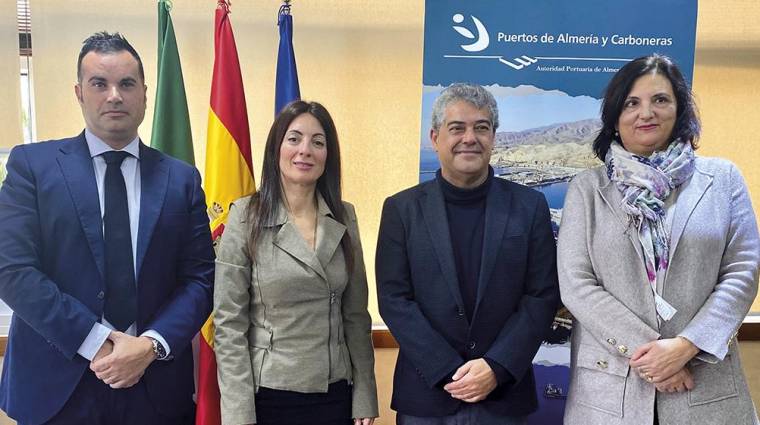 La APA firma un contrato con la universidad almeriense, cuyos investigadores realizarán un seguimiento y control de la calidad del agua, el aire, los sedimentos y la biota.