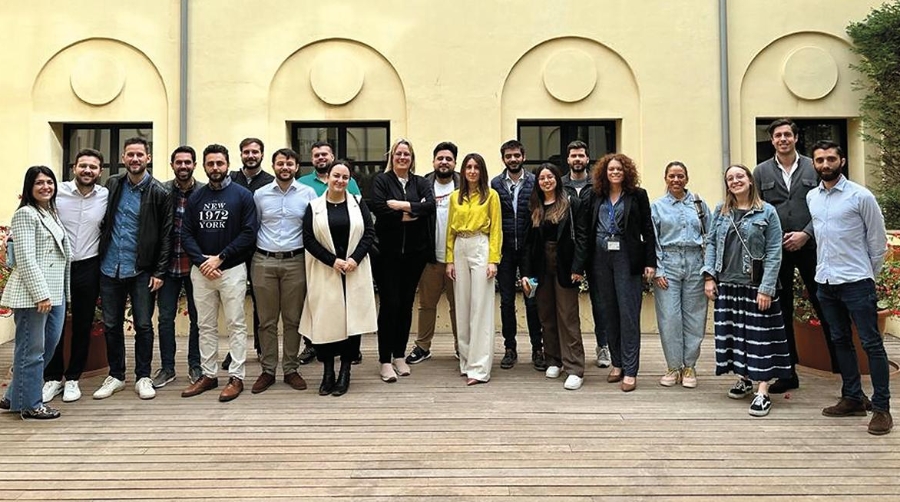 Participantes en la jornada con María José Mira.