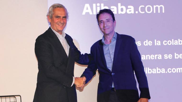 Rodrigo Cipriani, director general de Alibaba Group para el sur de Europa; y Miguel Borrás, director general de DHL Express España, ayer durante el acto de presentación de su alianza. Foto B.C.