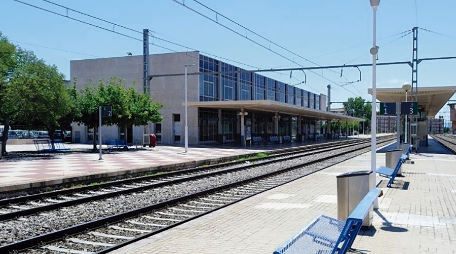 Transportes inicia los estudios para reforzar el tren de mercancías entre Aragón y Catalunya