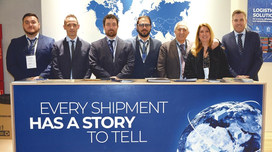 Silviu Voicu, sales executive; José Quijal, Pricing &amp; Service Customer; Jon Arambarri, Bussines Developmen Manager; Gianmarco Fedele, global Head of Flooring Vertical Market Assistant; Luigi Zagaglia, Global Head of Flooring Vertical Market; Pilar Escrich, Export Manager y Carlos Cabedo, Area Manager Latinoamérica. Foto J.C.P.
