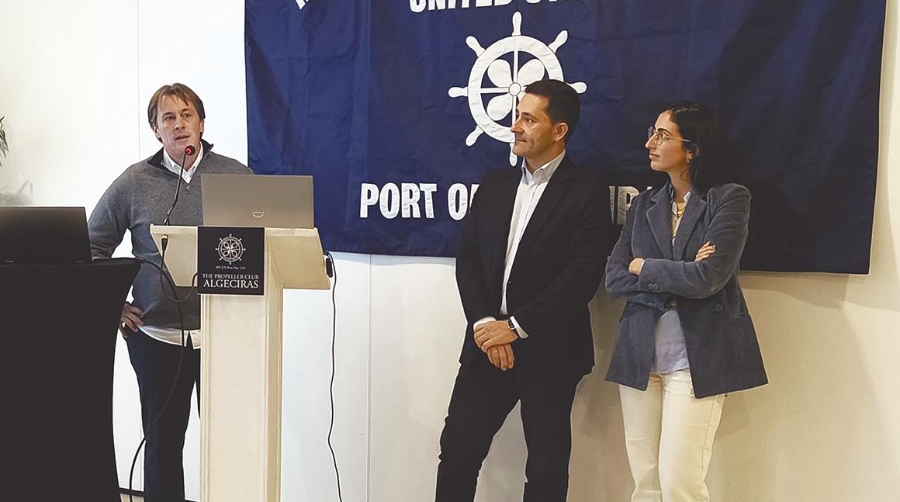 Óscar Pernía, Javier Villanueva, senior product manager, y Claudia Ariza, data scientist de NextPort, han explicado el funcionamiento de esta herramienta.