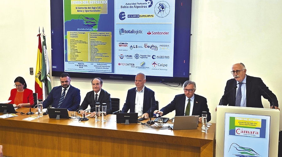 Un momento de la intervención del presidente de Andalucía Bay, Juan Ureta.